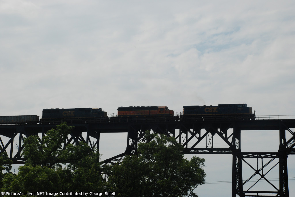 Also featuring an HLCX SD40-2, and an ex Conrail SD50-2.